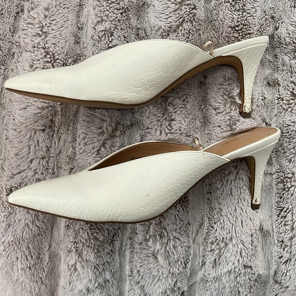 Express White Mule - Picture 2 of 3